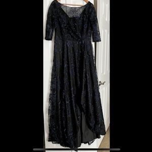 CARMEN MARC VALVO INFUSION | embroidered Lace evening gown navy/black size 12
